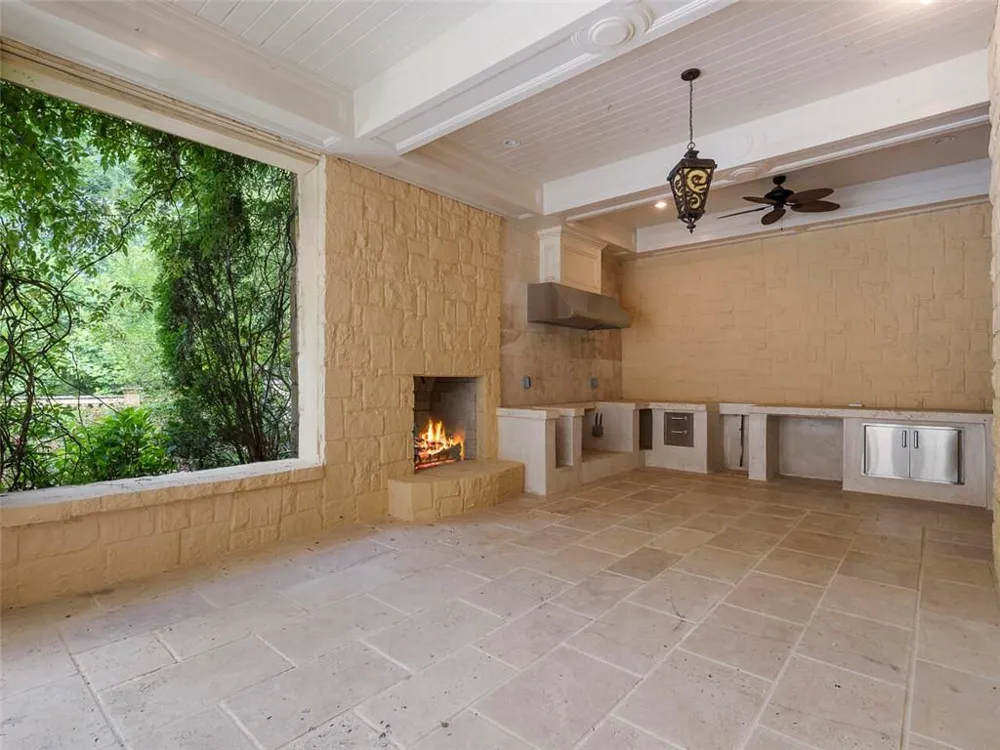 6420 Riverside Drive NW Sandy Springs, GA 30328