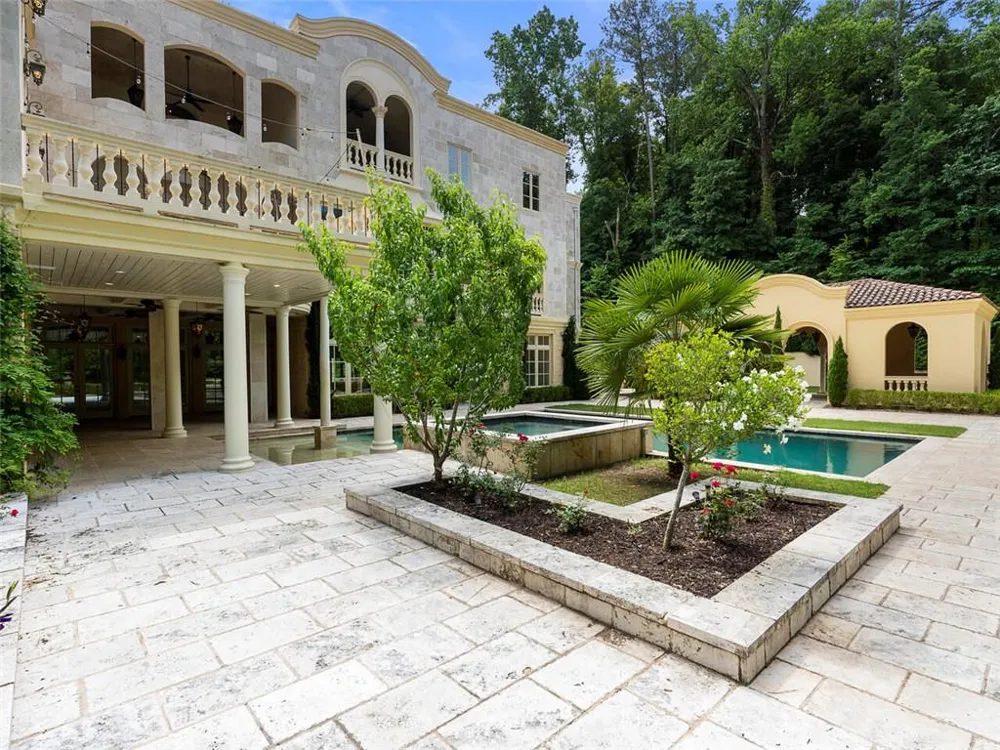 6420 Riverside Drive NW Sandy Springs, GA 30328