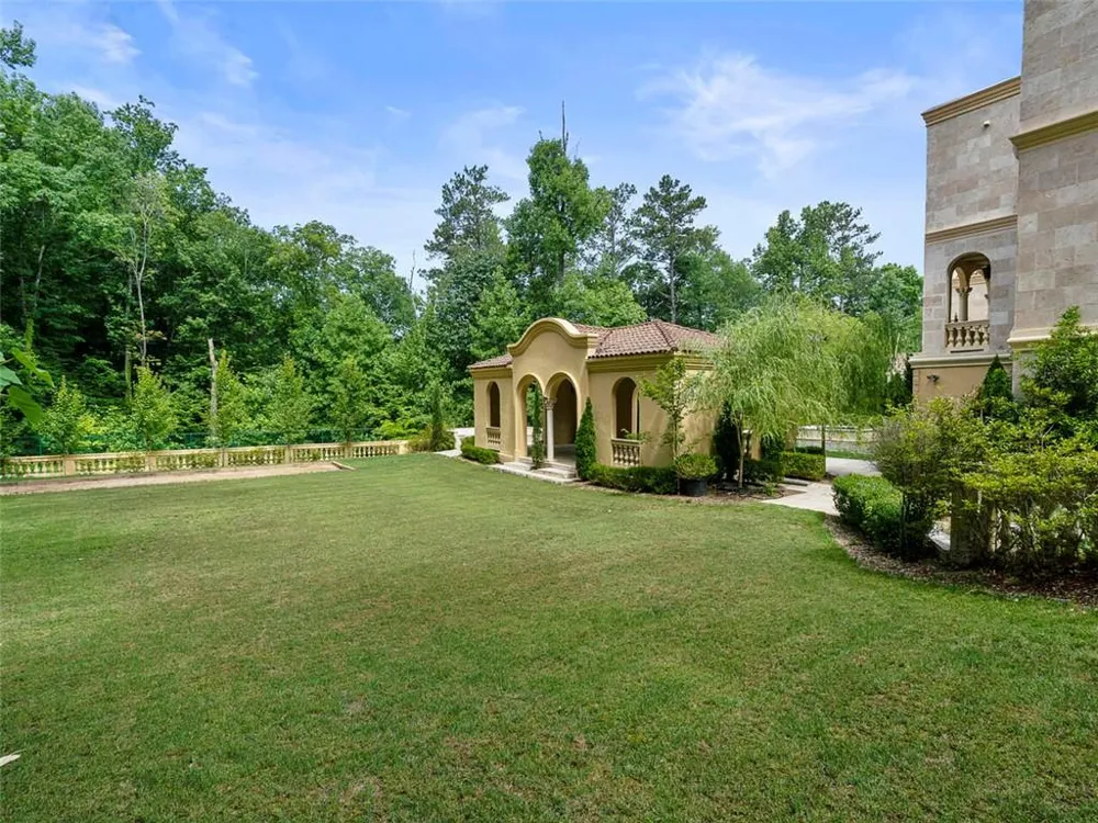 6420 Riverside Drive NW Sandy Springs, GA 30328