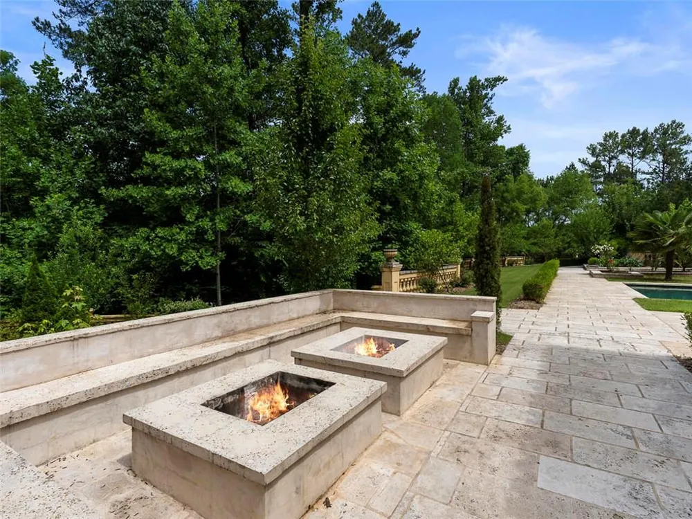 6420 Riverside Drive NW Sandy Springs, GA 30328
