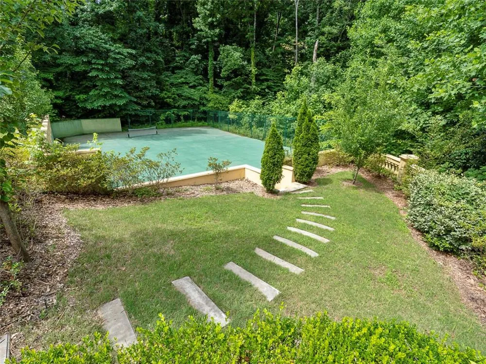 6420 Riverside Drive NW Sandy Springs, GA 30328