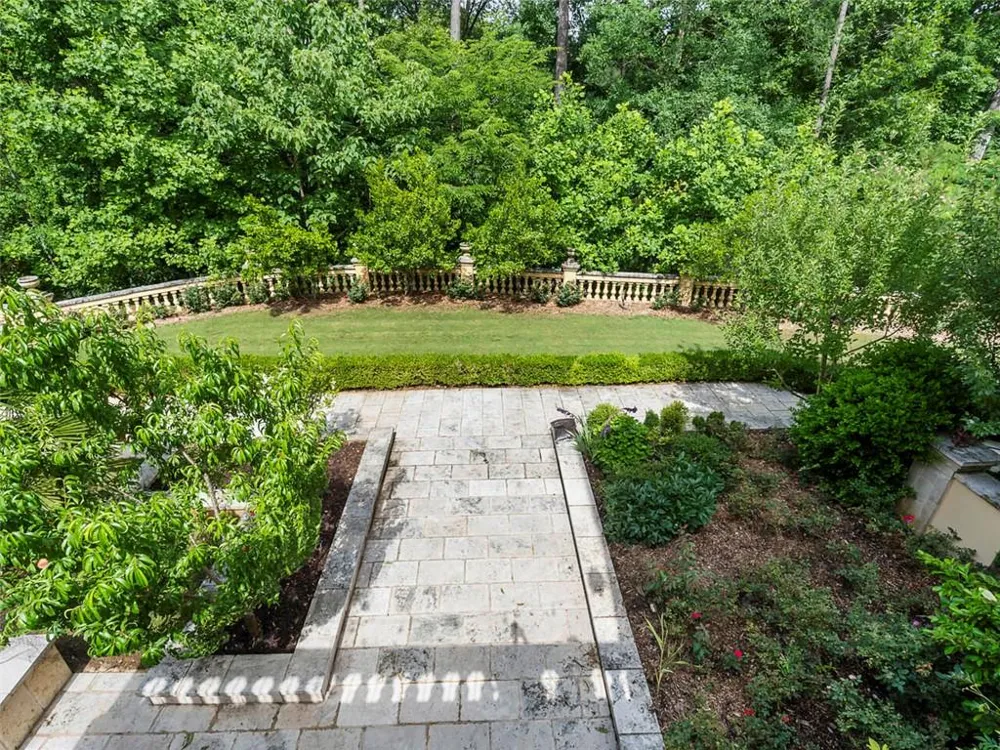 6420 Riverside Drive NW Sandy Springs, GA 30328