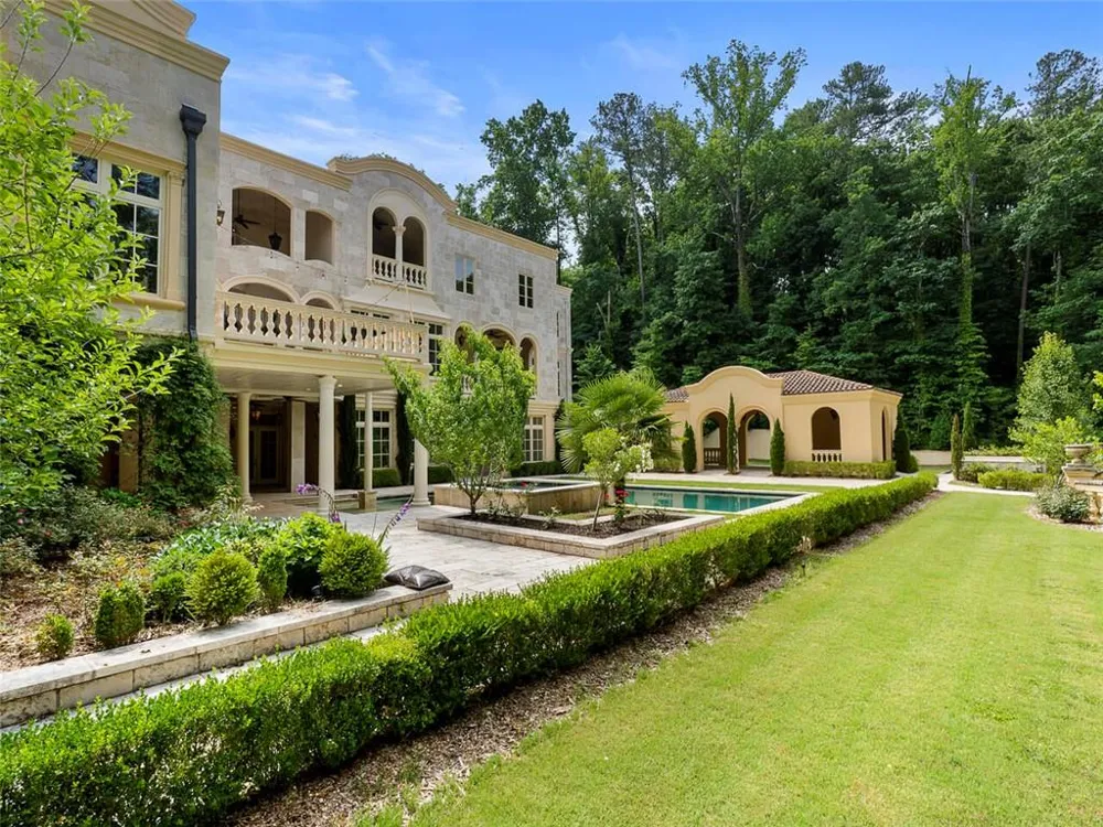 6420 Riverside Drive NW Sandy Springs, GA 30328