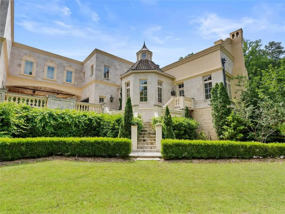6420 Riverside Drive NW Sandy Springs, GA 30328