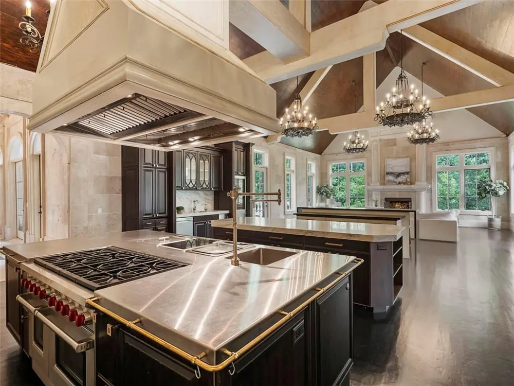 6420 Riverside Drive NW Sandy Springs, GA 30328