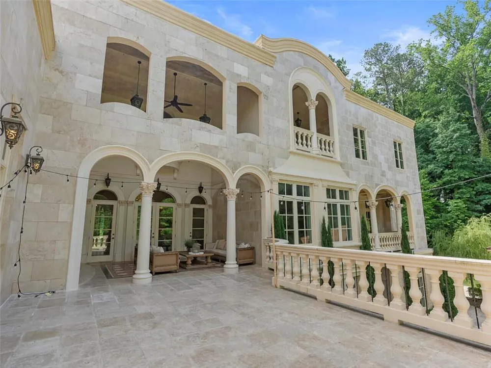 6420 Riverside Drive NW Sandy Springs, GA 30328