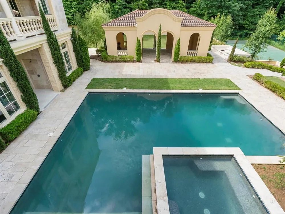 6420 Riverside Drive NW Sandy Springs, GA 30328