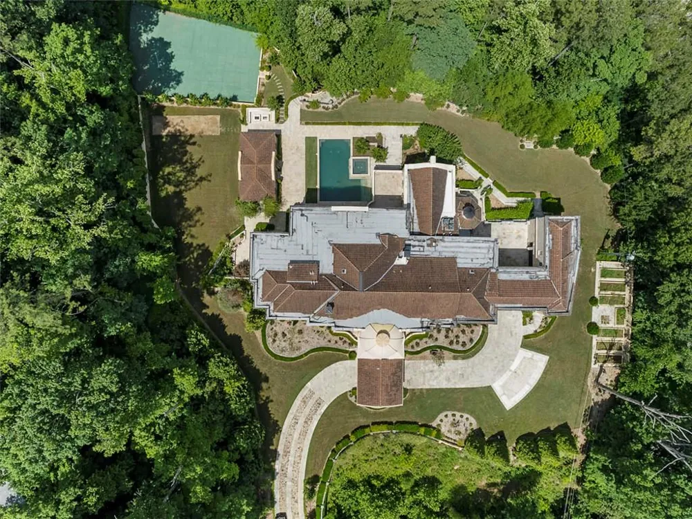 6420 Riverside Drive NW Sandy Springs, GA 30328