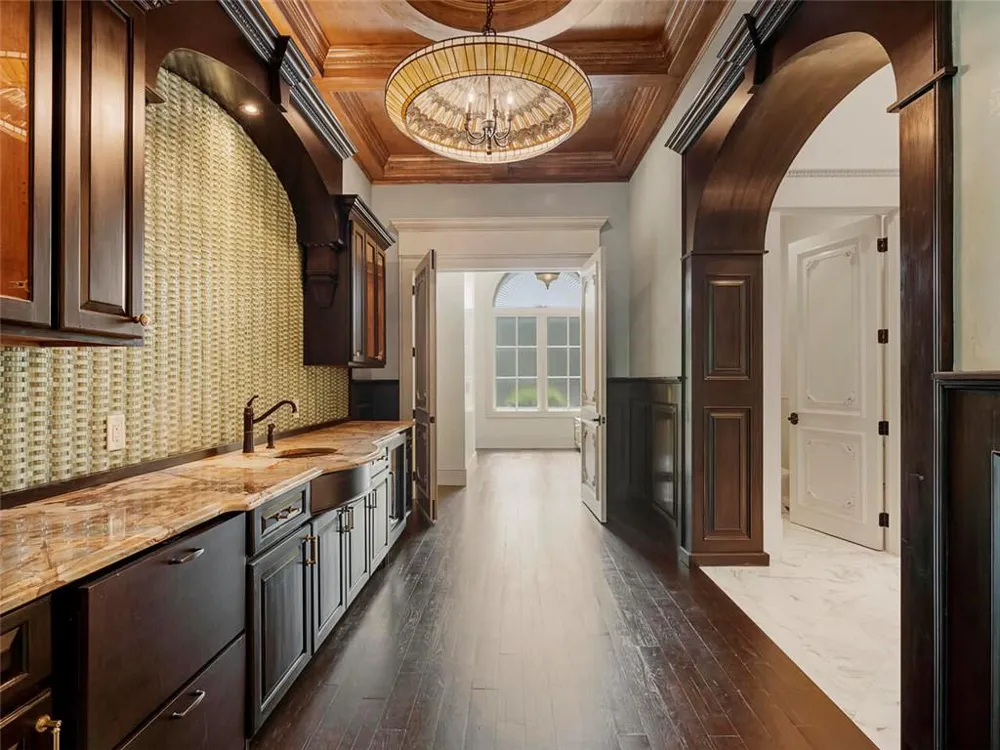 6420 Riverside Drive NW Sandy Springs, GA 30328