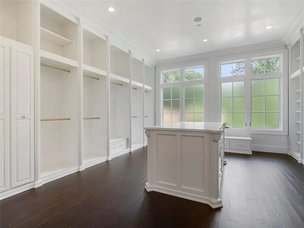 6420 Riverside Drive NW Sandy Springs, GA 30328