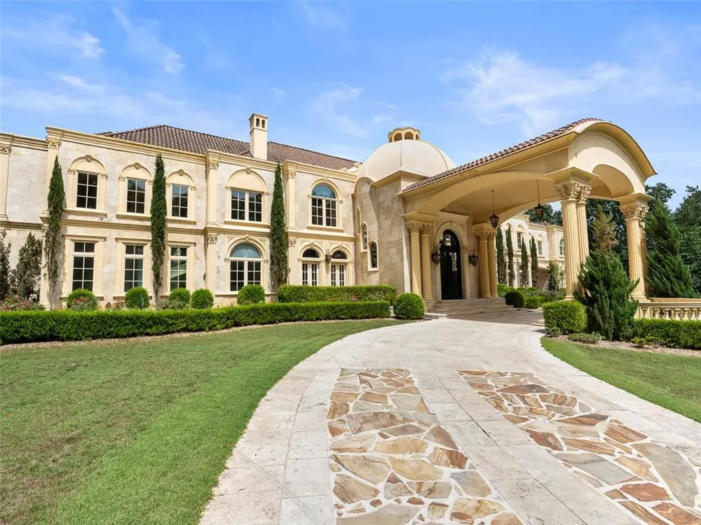 6420 Riverside Drive NW Sandy Springs, GA 30328