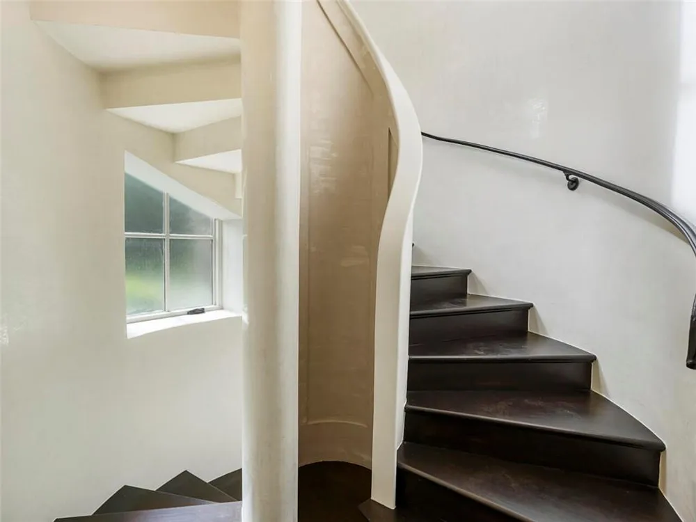6420 Riverside Drive NW Sandy Springs, GA 30328