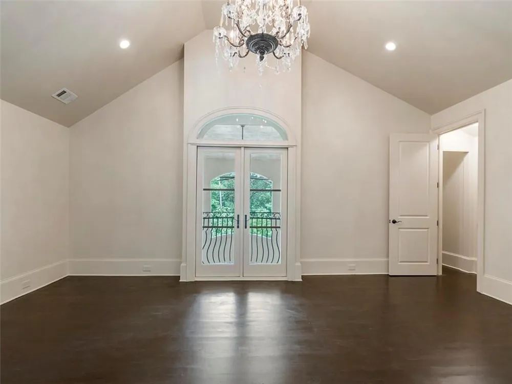 6420 Riverside Drive NW Sandy Springs, GA 30328
