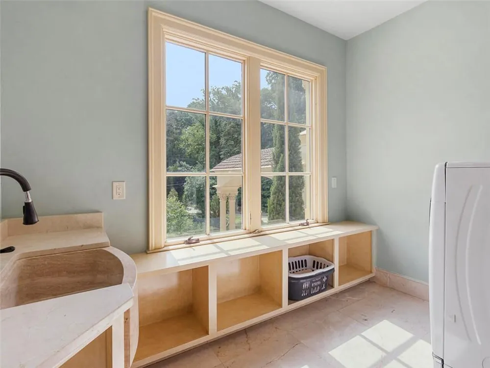 6420 Riverside Drive NW Sandy Springs, GA 30328
