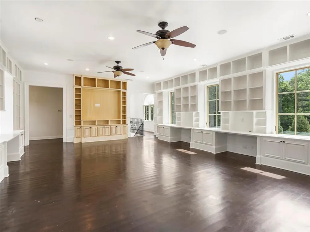 6420 Riverside Drive NW Sandy Springs, GA 30328