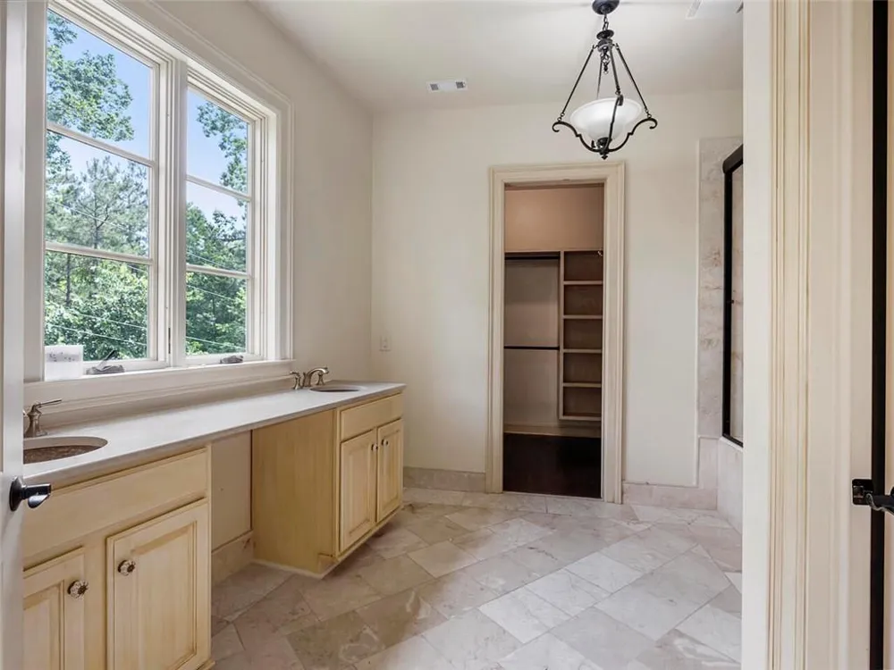 6420 Riverside Drive NW Sandy Springs, GA 30328