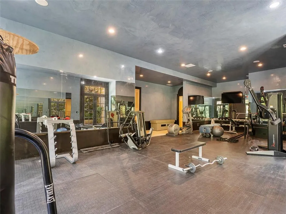 6420 Riverside Drive NW Sandy Springs, GA 30328