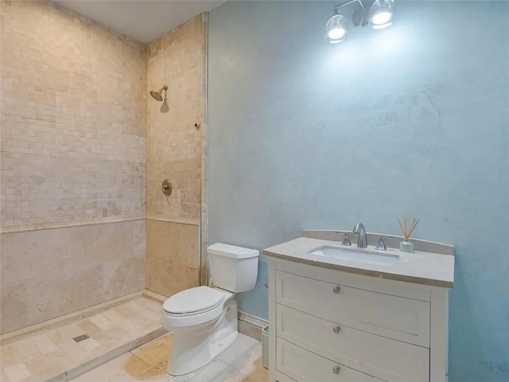 6420 Riverside Drive NW Sandy Springs, GA 30328