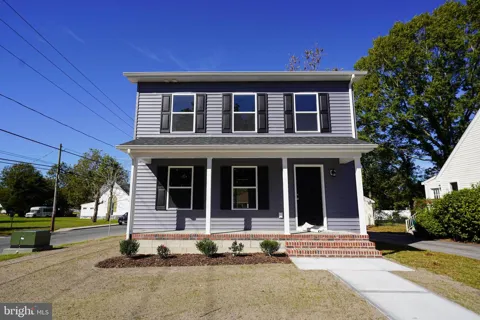 621 CEDAR STREET