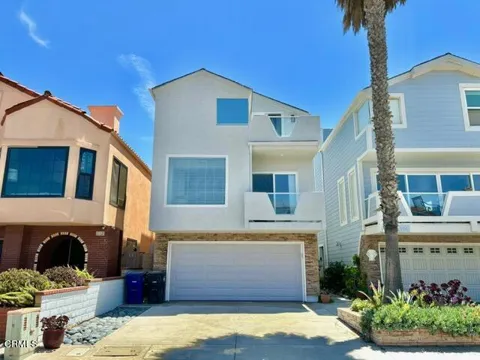 108 Los Feliz Street