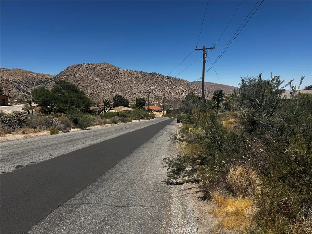 54025 Ridge Yucca Valley, CA 92284