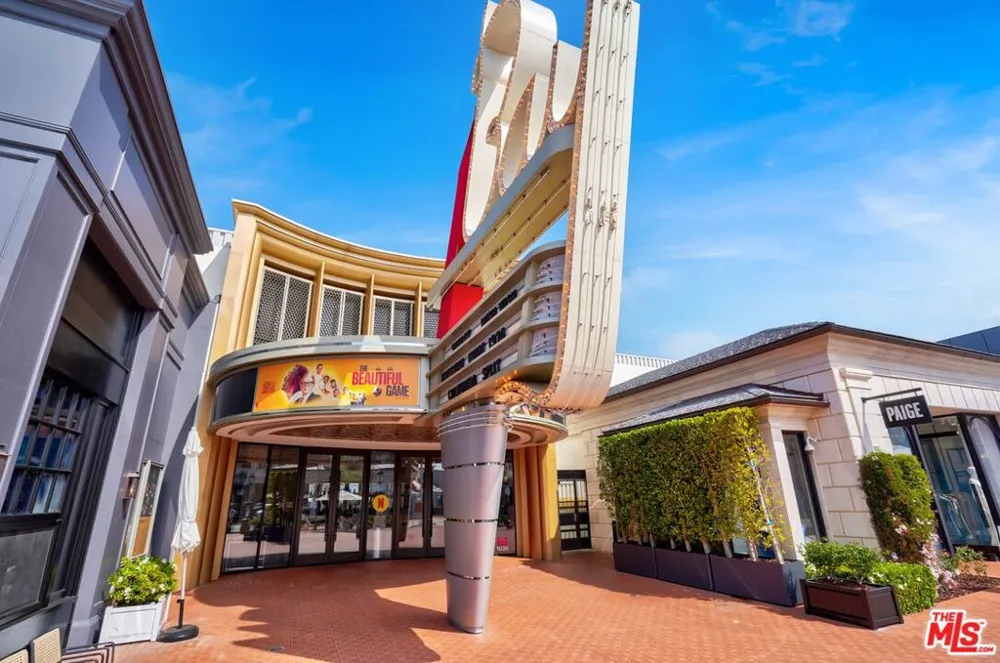 16123 W Sunset Boulevard #202 Pacific Palisades, CA 90272