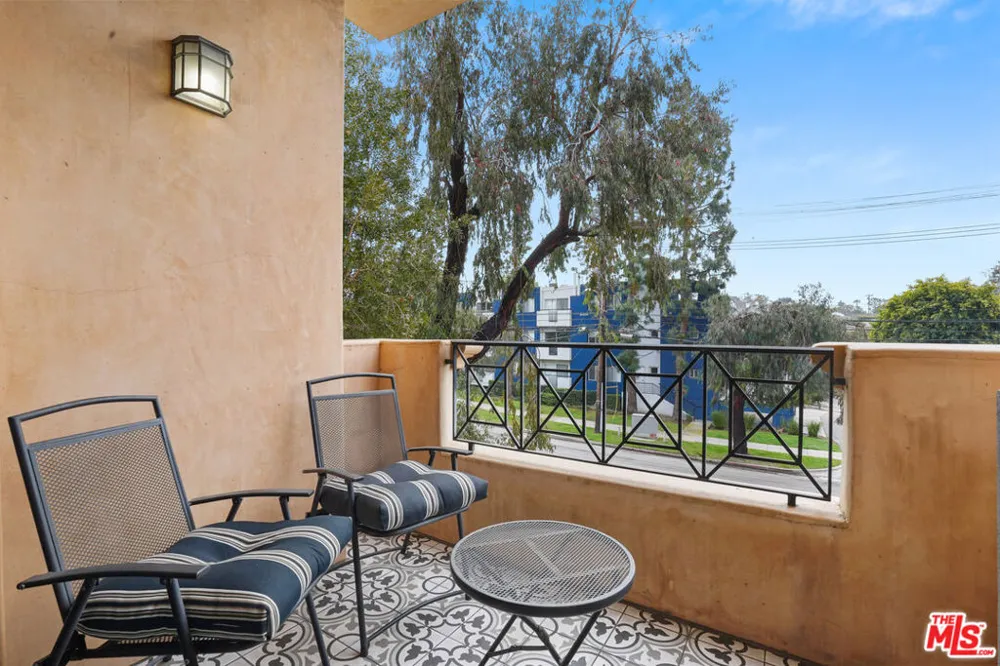 16123 W Sunset Boulevard #202 Pacific Palisades, CA 90272