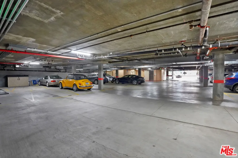 16123 W Sunset Boulevard #202 Pacific Palisades, CA 90272