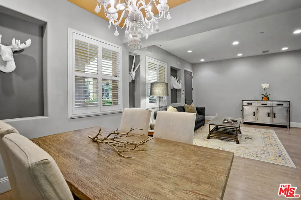 16123 W Sunset Boulevard #202 Pacific Palisades, CA 90272