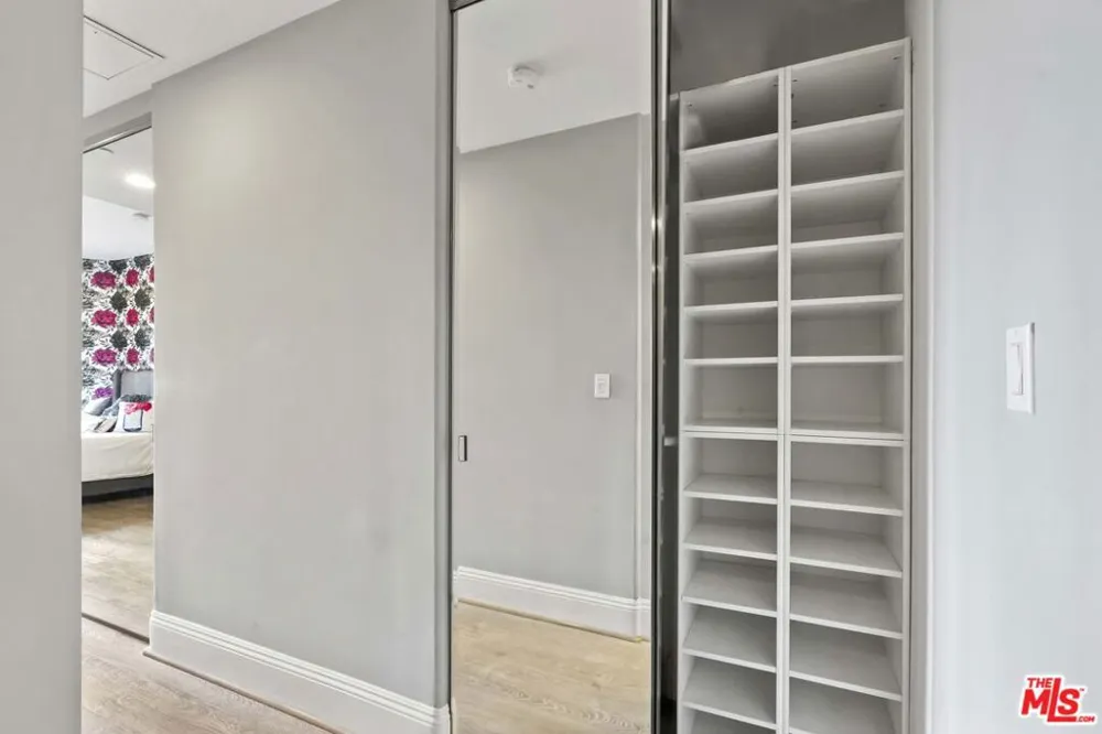 16123 W Sunset Boulevard #202 Pacific Palisades, CA 90272