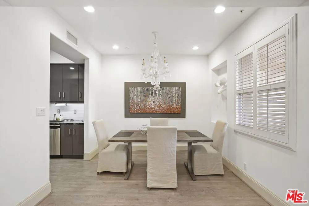 16123 W Sunset Boulevard #202 Pacific Palisades, CA 90272