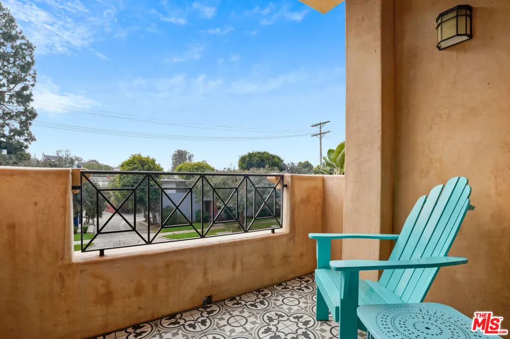 16123 W Sunset Boulevard #202 Pacific Palisades, CA 90272