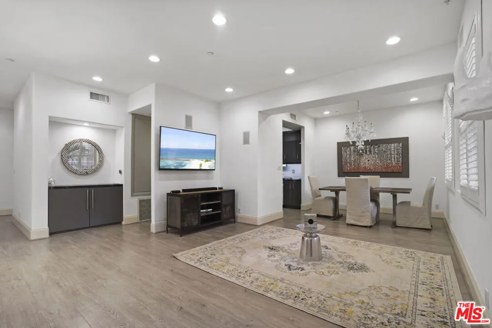 16123 W Sunset Boulevard #202 Pacific Palisades, CA 90272