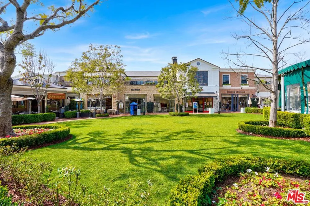 16123 W Sunset Boulevard #202 Pacific Palisades, CA 90272