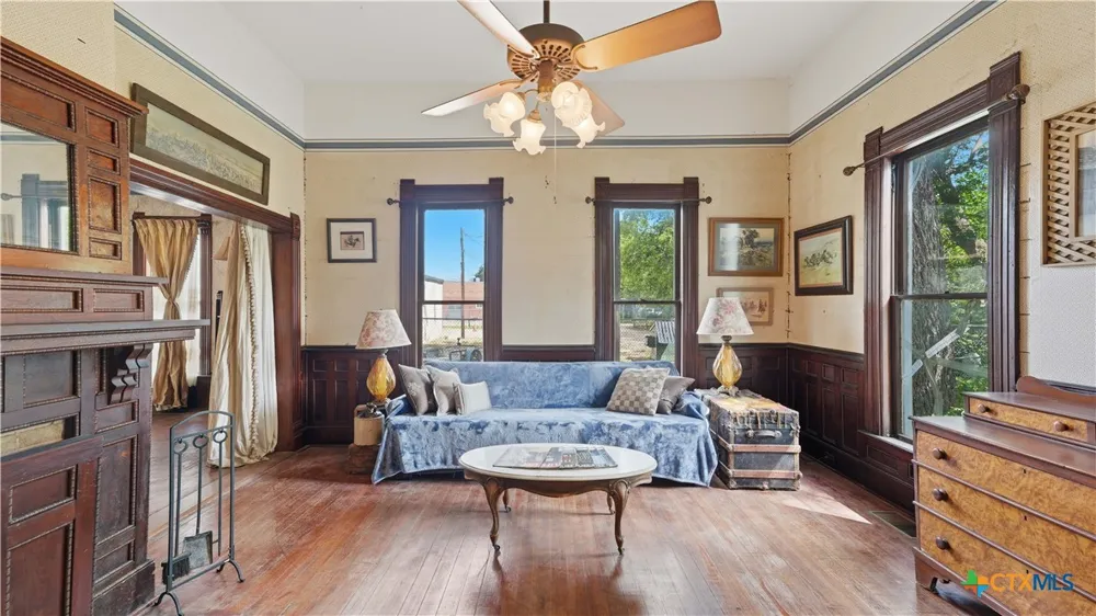 503 Main Street Martindale, TX 78655