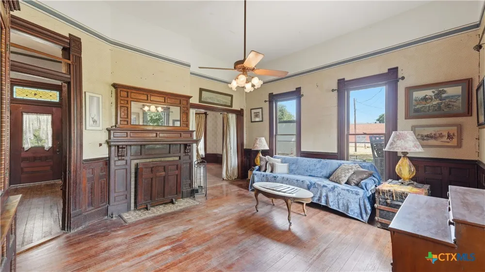 503 Main Street Martindale, TX 78655