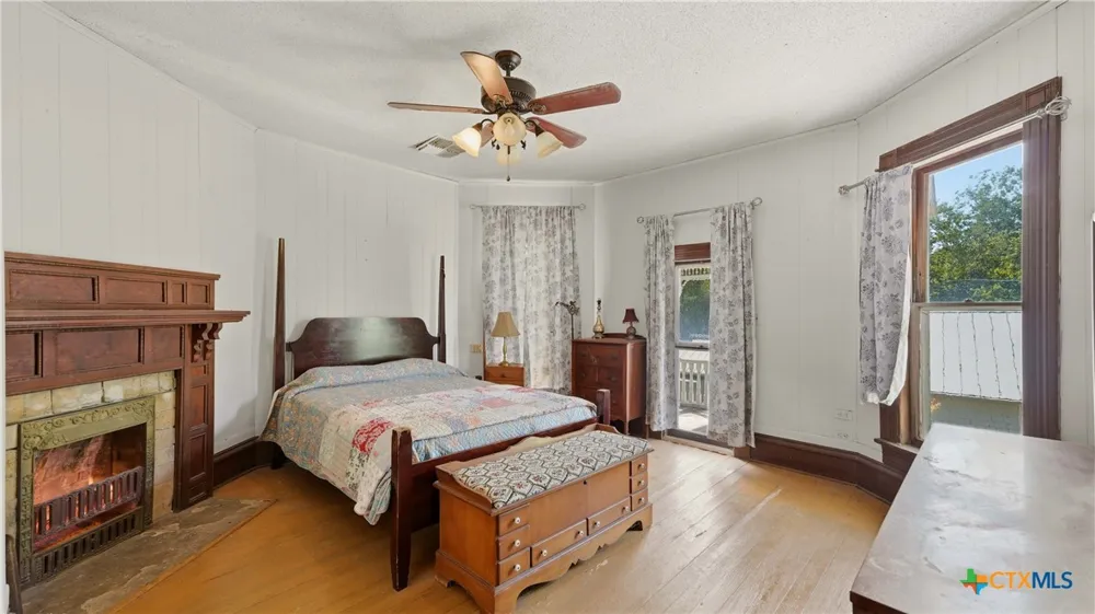 503 Main Street Martindale, TX 78655