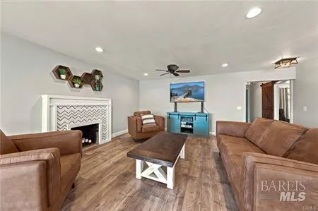 9175 Glenhaven Drive Glenhaven, CA 95443