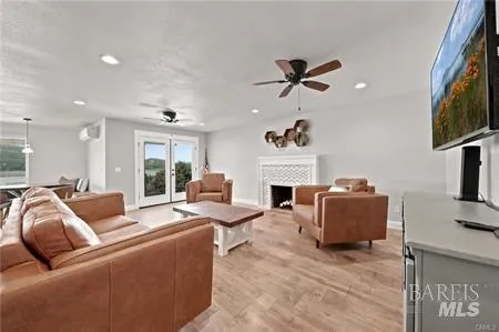 9175 Glenhaven Drive Glenhaven, CA 95443