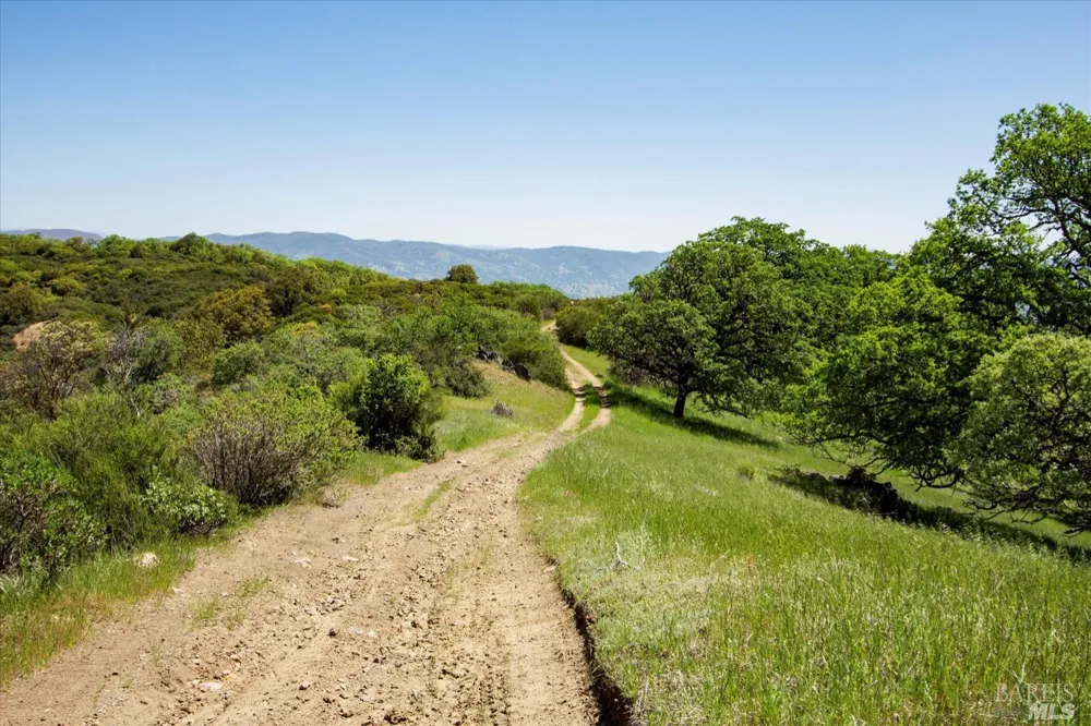 6870 County Road 110 Hopland, CA 95449