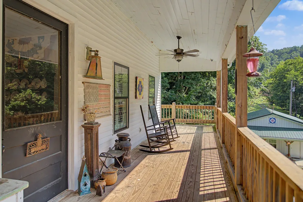 1505 Dark Hollow Rd Lafayette, TN 37083