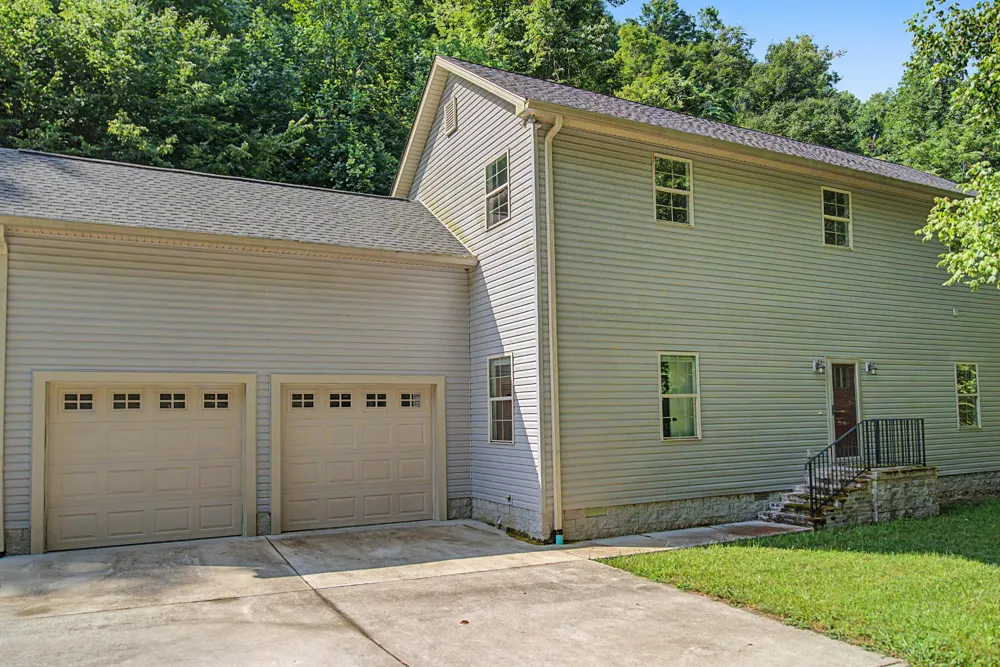 1505 Dark Hollow Rd Lafayette, TN 37083