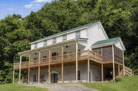 1505 Dark Hollow Rd