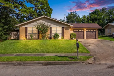 5213 Hilltop Drive