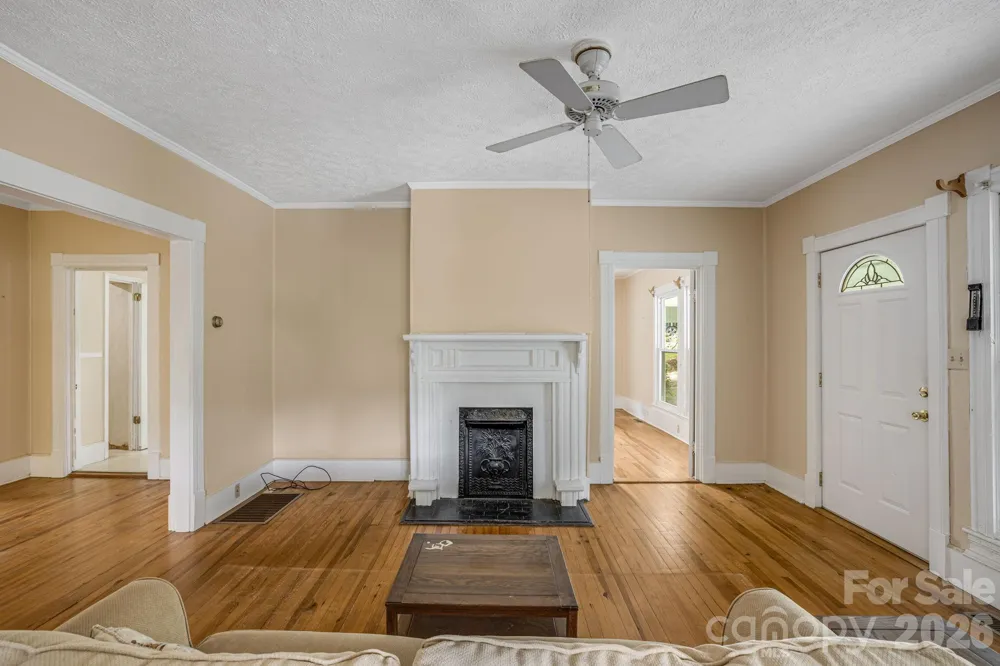 82 Hill Street Hot Springs, NC 28743