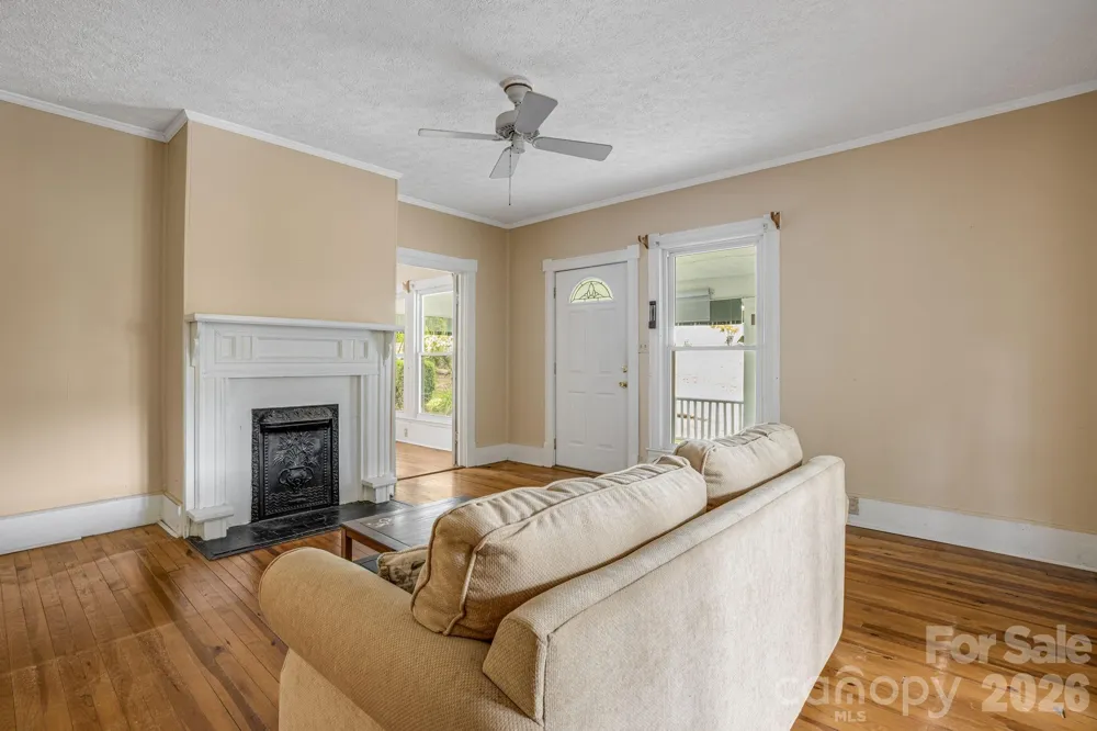 82 Hill Street Hot Springs, NC 28743