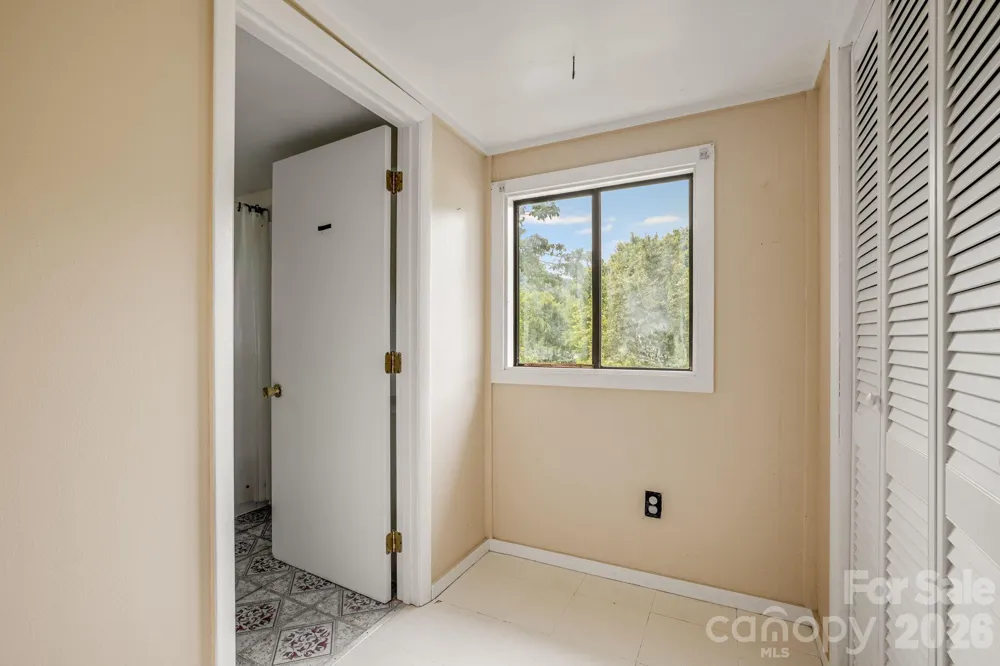 82 Hill Street Hot Springs, NC 28743