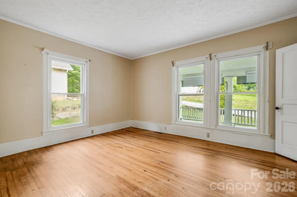 82 Hill Street Hot Springs, NC 28743