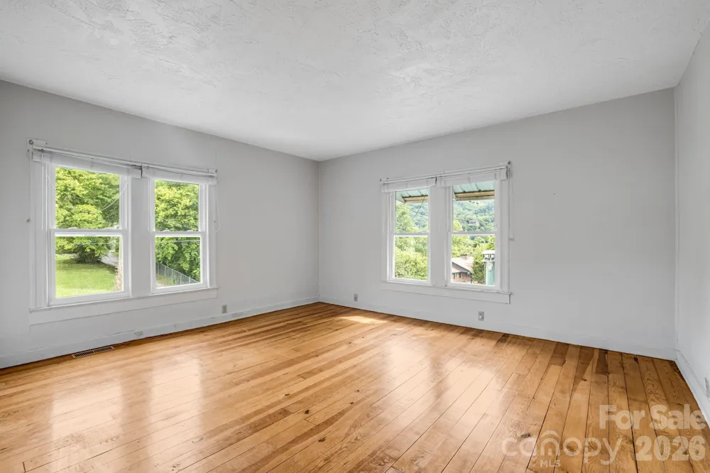 82 Hill Street Hot Springs, NC 28743