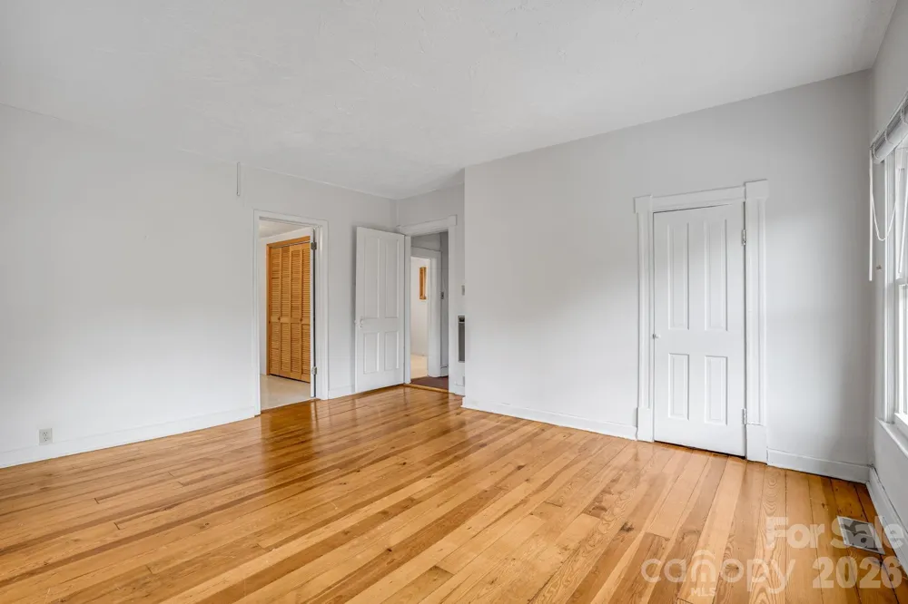 82 Hill Street Hot Springs, NC 28743
